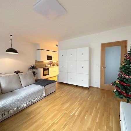 Apartment With Free Parking In Prag Exterior foto